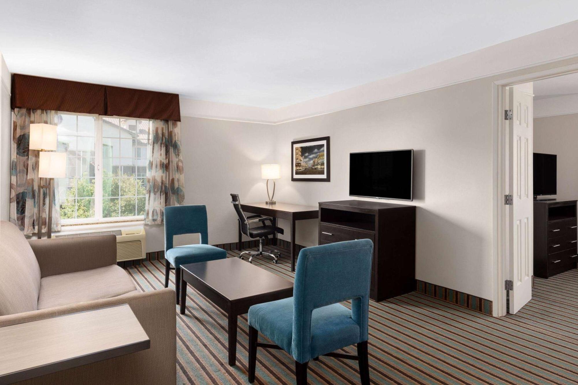 Hotel La Quinta By Wyndham Bakersfield North Exteriér fotografie