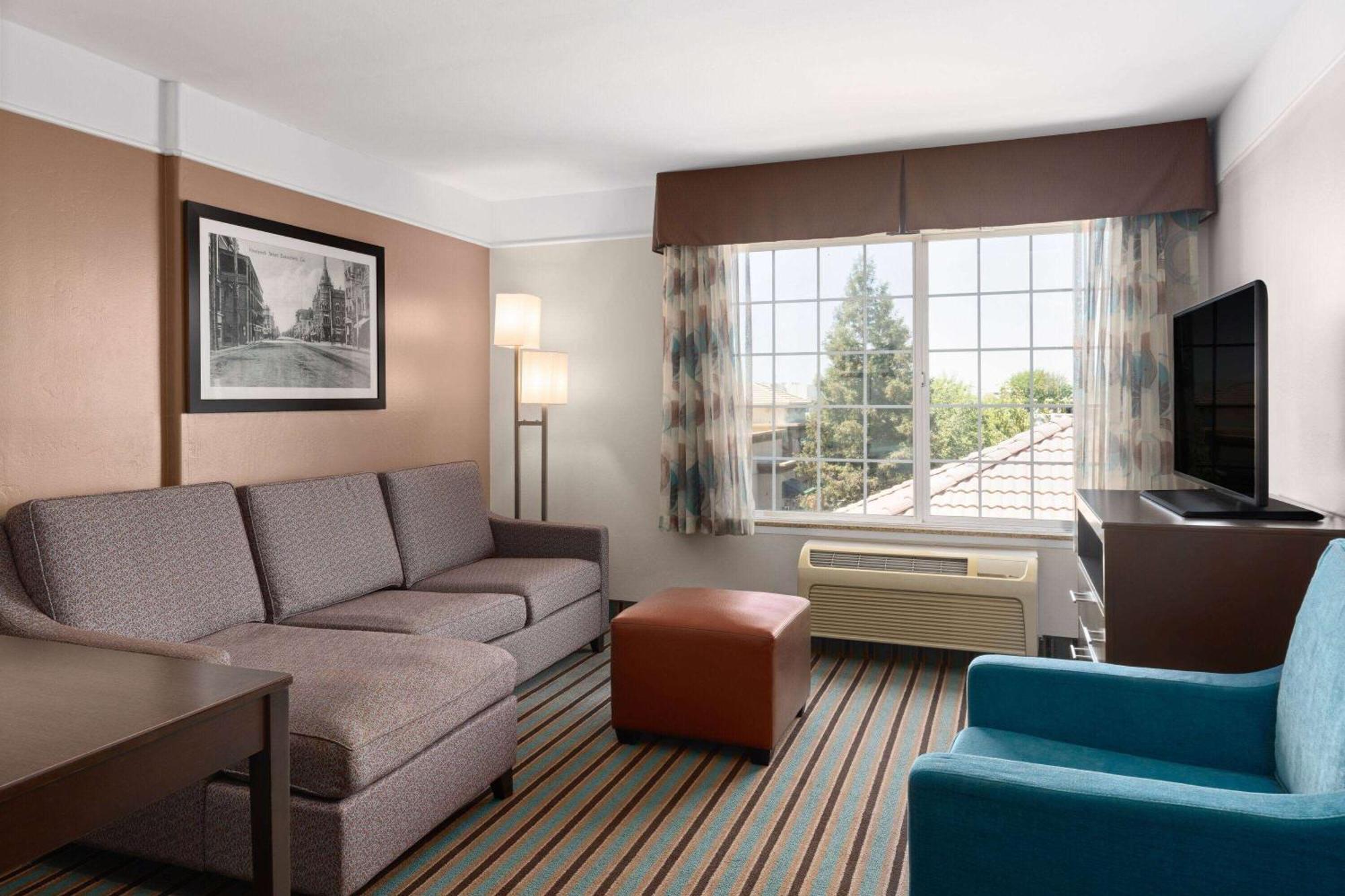 Hotel La Quinta By Wyndham Bakersfield North Exteriér fotografie